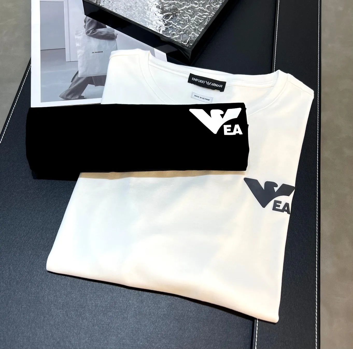 2026 New Arrival mercerized cotton 200g short-sleeved T-shirt logo: EA Armani Process: silicone Color: black/white Sizes: M~3XL